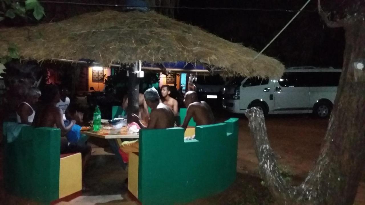 Amila Guest Hotel Trincomalee Exterior foto